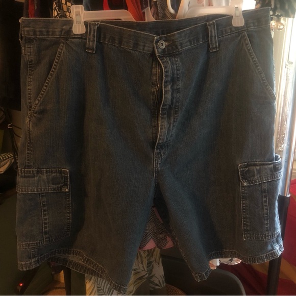 3 for $9 Previously Loved Wrangle Carpenter Shorts - Picture 1 of 7